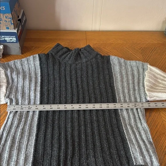 Time and Tru Black and Gray Ribbed Turtleneck Sweater - Picture 7 of 13